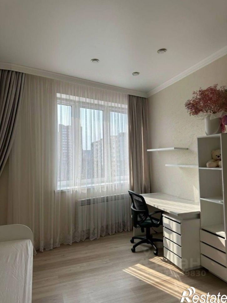 3-комн квартира Степной мкр, 13,  д. 13