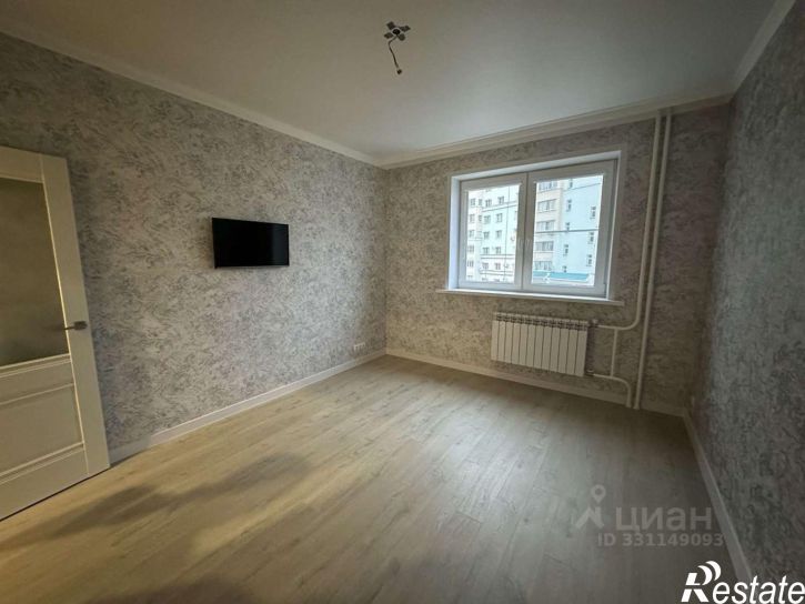 4-комн квартира Степной мкр, 8,  д. 8