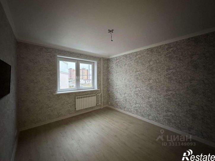 4-комн квартира Степной мкр, 8,  д. 8