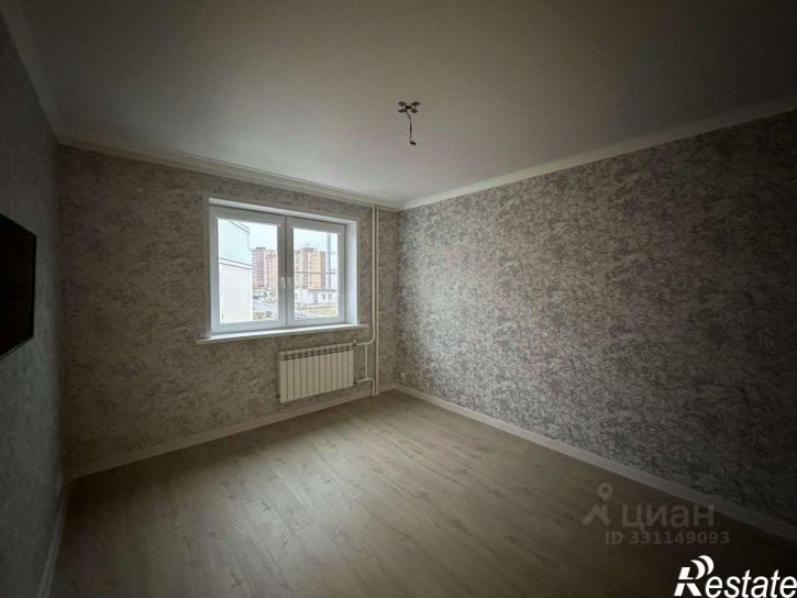 4-комн квартира Степной мкр, 8,  д. 8