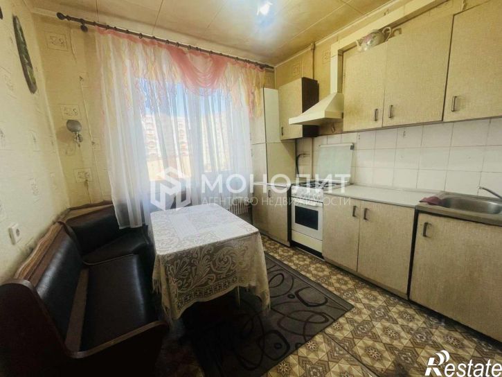 3-комн квартира мкр Королева, 14,  д. 14
