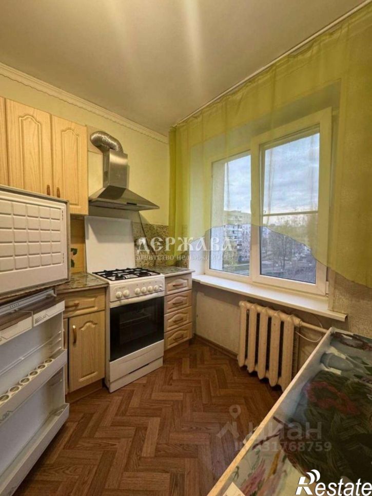 1-комн квартира мкр Приборостроитель, 12,  д. 12
