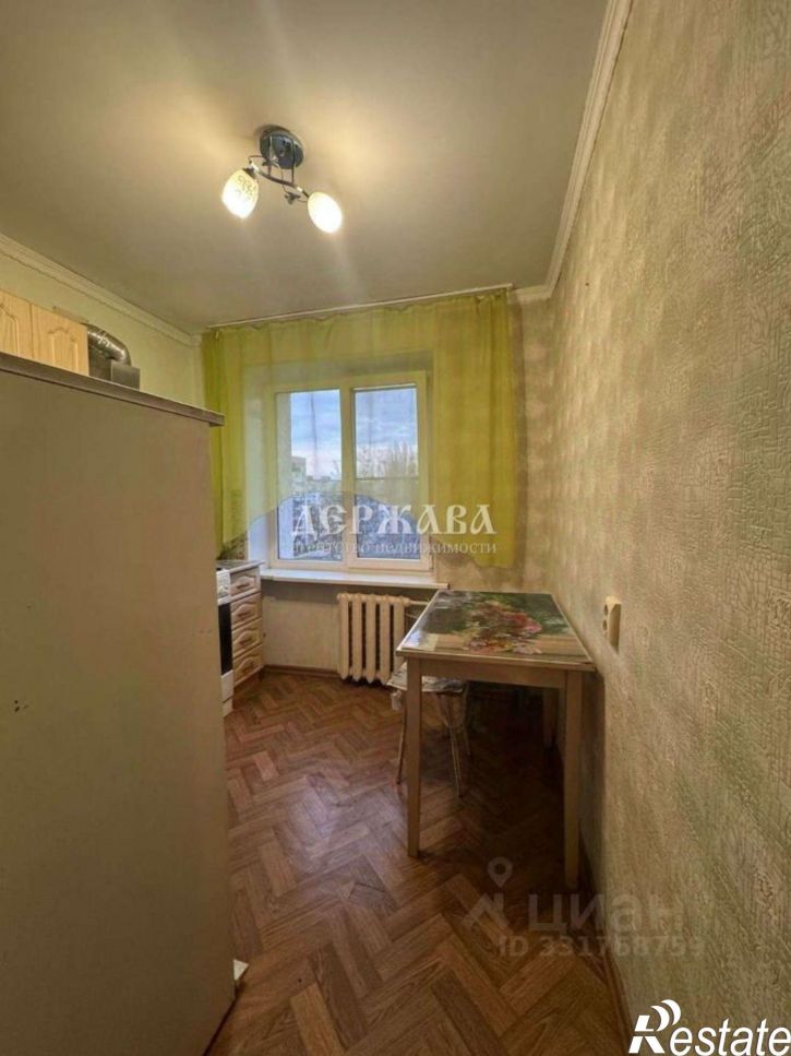 1-комн квартира мкр Приборостроитель, 12,  д. 12
