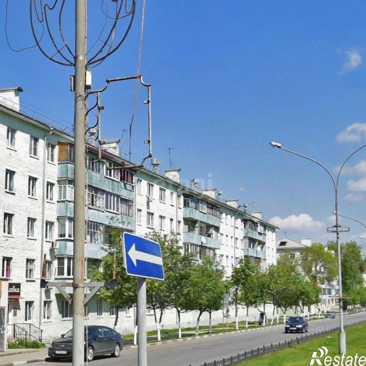 2-комн квартира мкр Горняк, 1,  д. 1