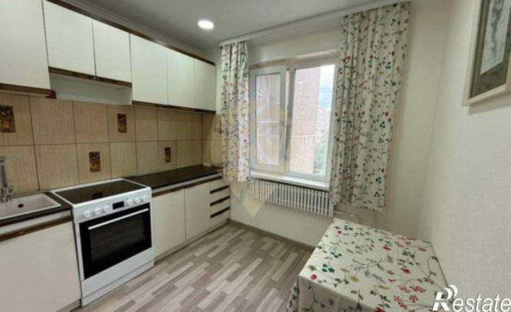 3-комн квартира Солнечный мкр, 10,  д. 10