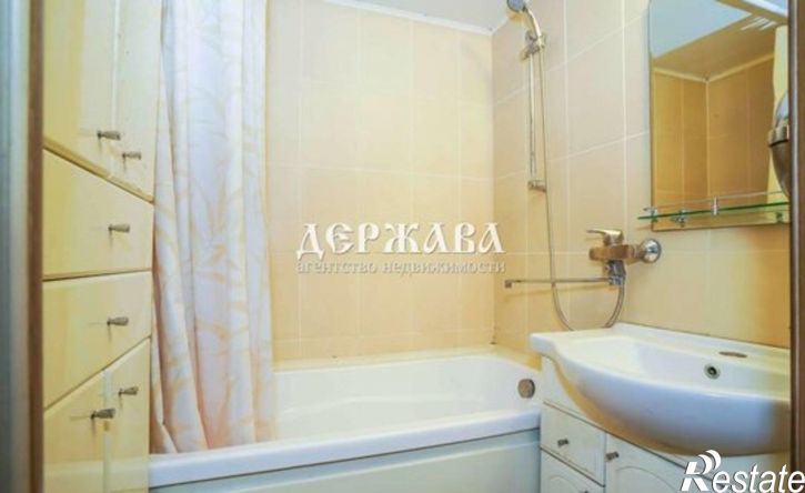3-комн квартира мкр Жукова, 52,  д. 52