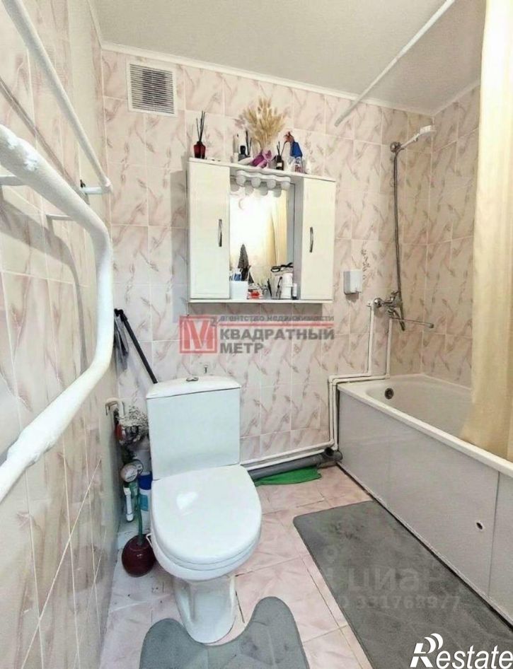 2-комн квартира мкр Макаренко, 1,  д. 1