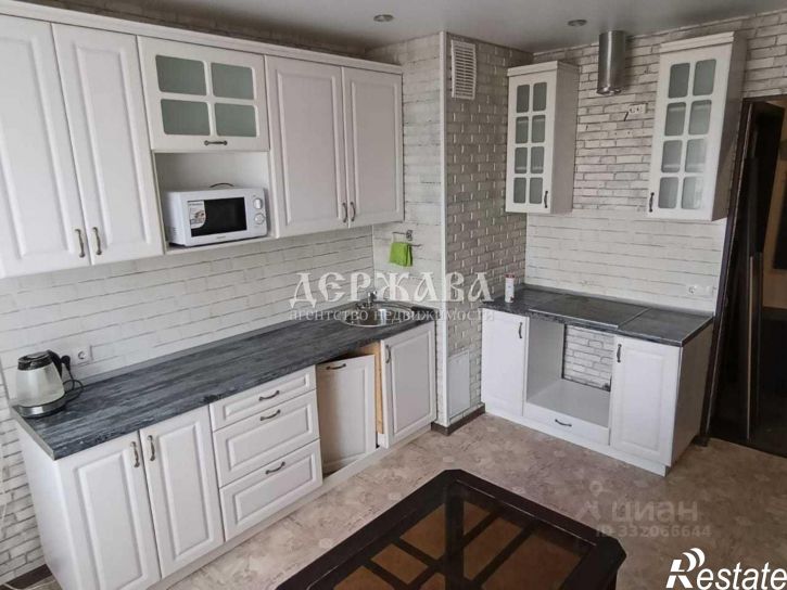 3-комн квартира мкр Жукова, 51,  д. 51