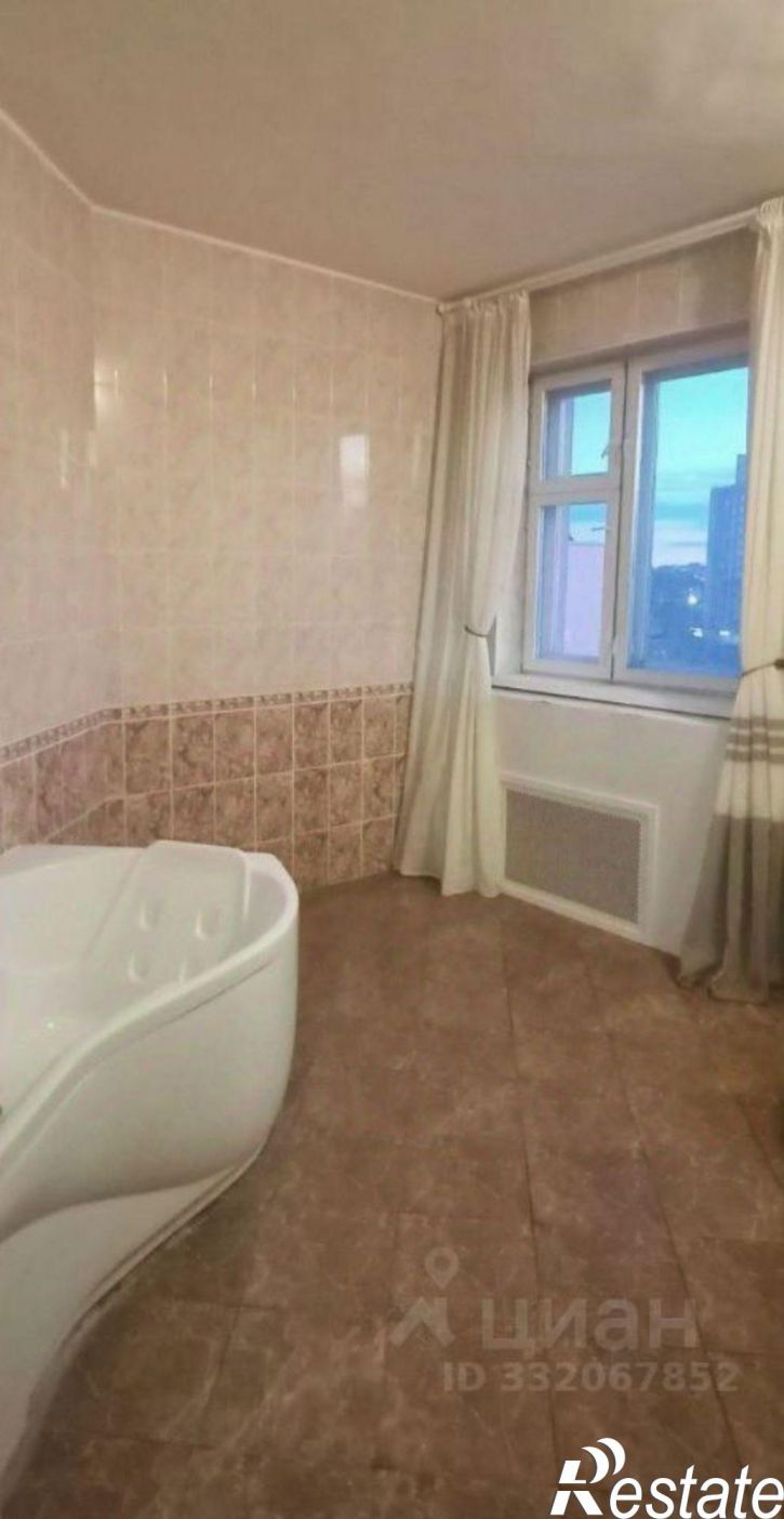 3-комн квартира Степной мкр, 8,  д. 8