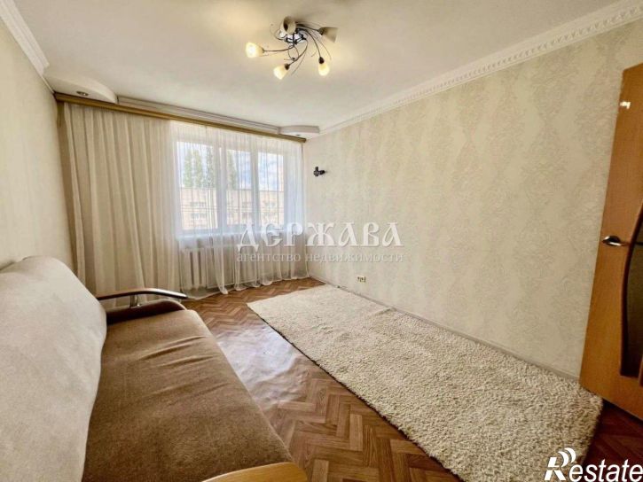 2-комн квартира мкр Макаренко, 1,  д. 1