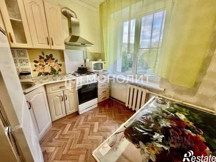 1-комн квартира мкр Приборостроитель, 12,  д. 12