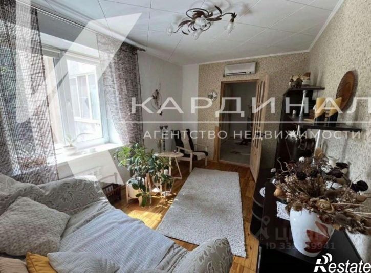 3-комн квартира мкр Космос, 1в,  д. 1в