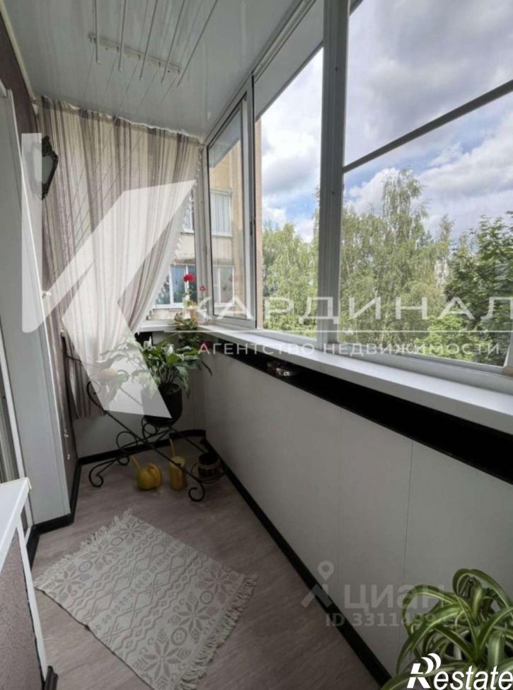 3-комн квартира мкр Космос, 1в,  д. 1в