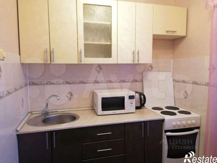 2-комн квартира мкр Макаренко, 1,  д. 1