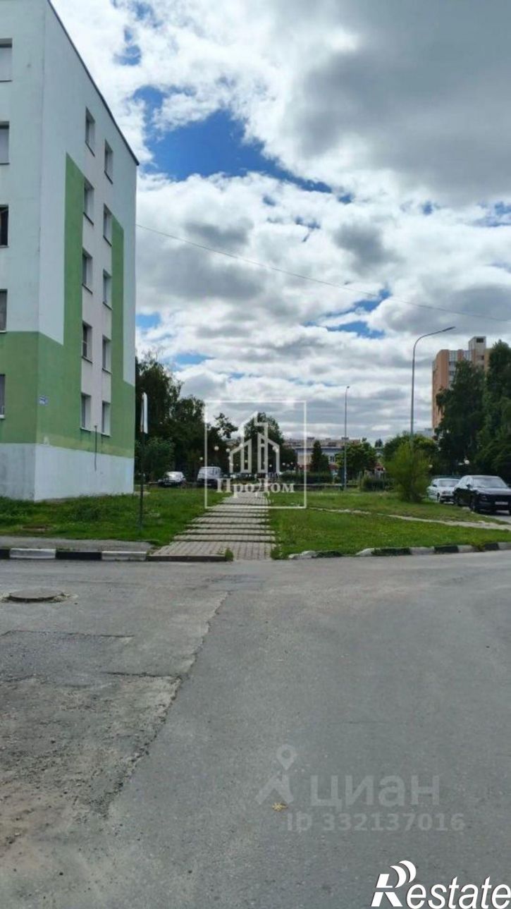 4-комн квартира мкр Жукова, 8,  д. 8