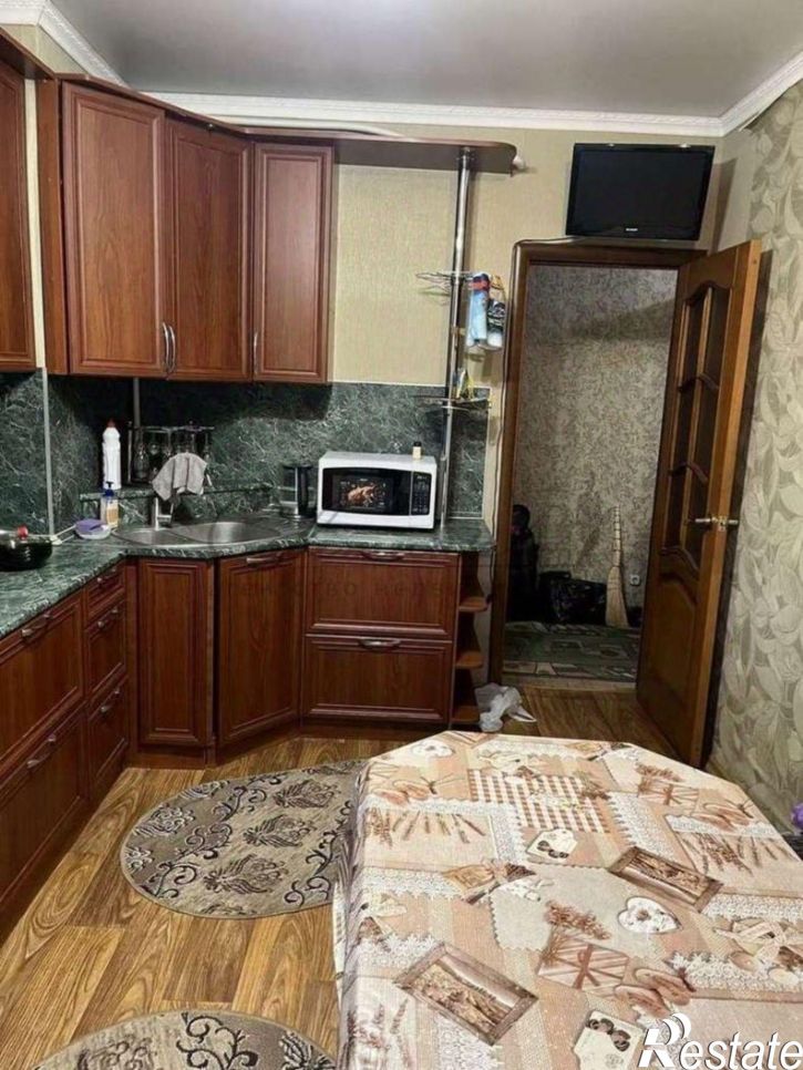 3-комн квартира мкр Королева, 8,  д. 8