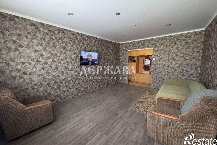 3-комн квартира Солнечный мкр, 15,  д. 15