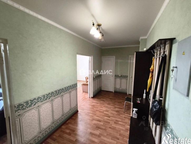 2-комн квартира мкр Космос, 13,  д. 13