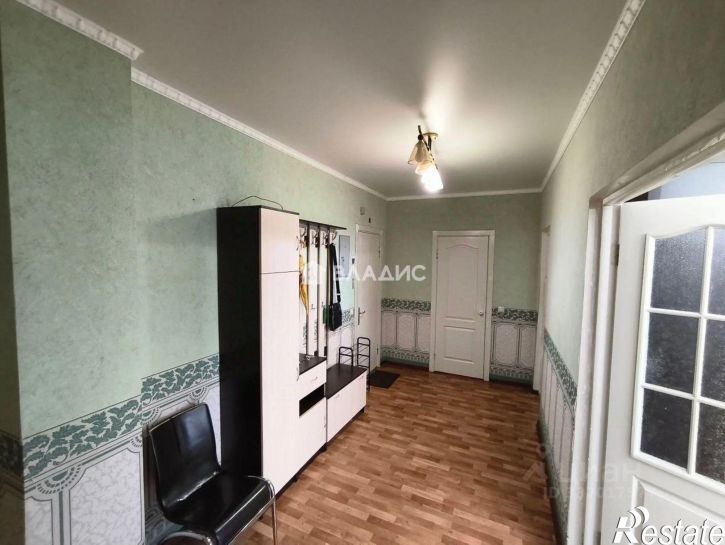 2-комн квартира мкр Космос, 13,  д. 13