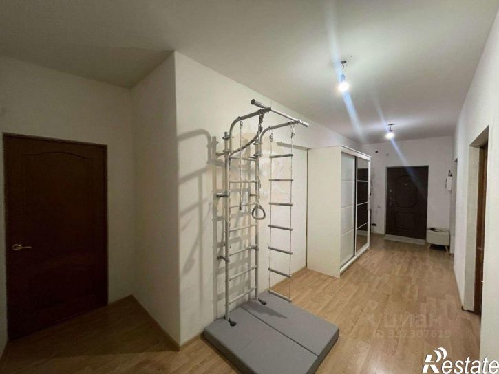 3-комн квартира Степной мкр, 25,  д. 25