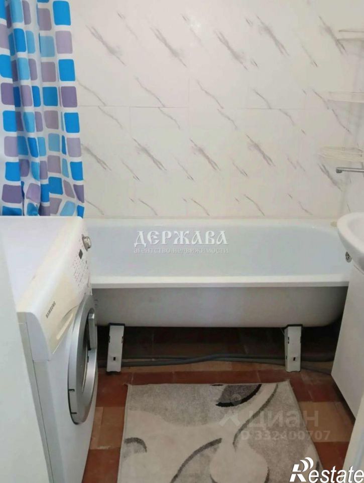 1-комн квартира мкр Космос, 4,  д. 4