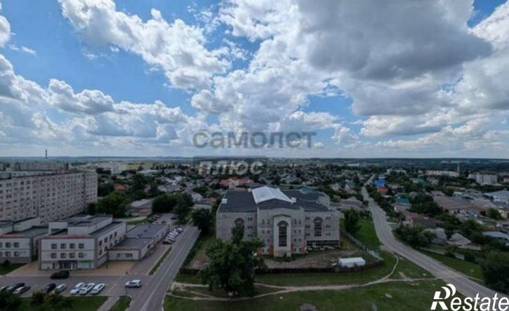 4-комн квартира мкр Макаренко, 40,  д. 40
