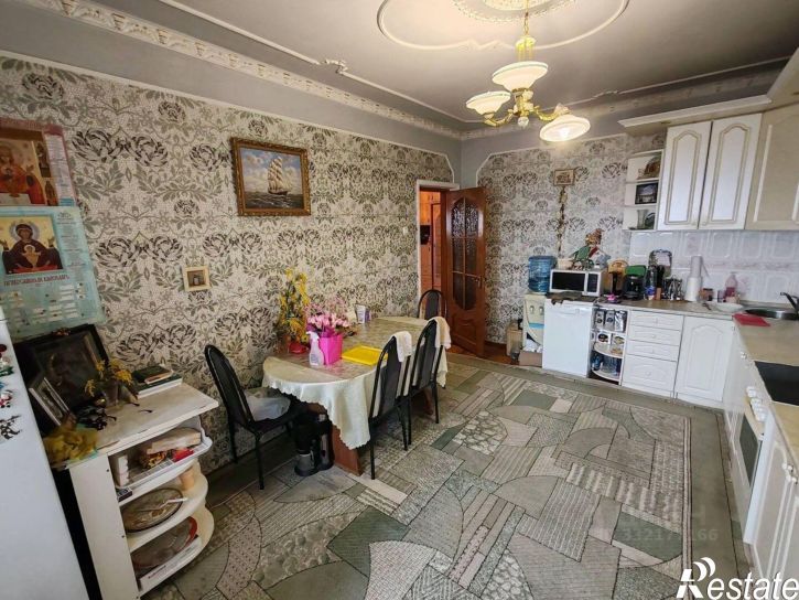 4-комн квартира мкр Королева, 38,  д. 38