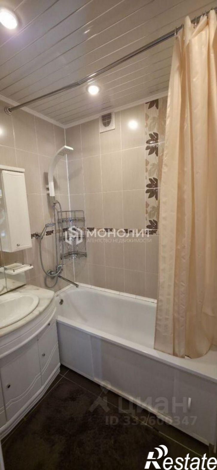 4-комн квартира Степной мкр, 22,  д. 22