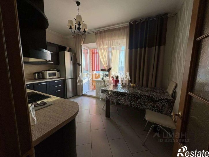3-комн квартира Степной мкр, 22,  д. 22