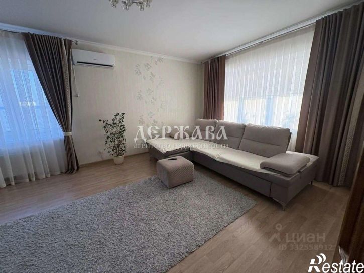 3-комн квартира Степной мкр, 22,  д. 22