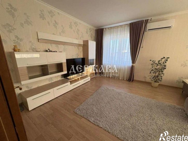 3-комн квартира Степной мкр, 22,  д. 22