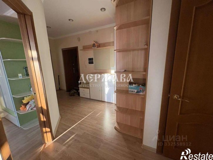 3-комн квартира Степной мкр, 22,  д. 22