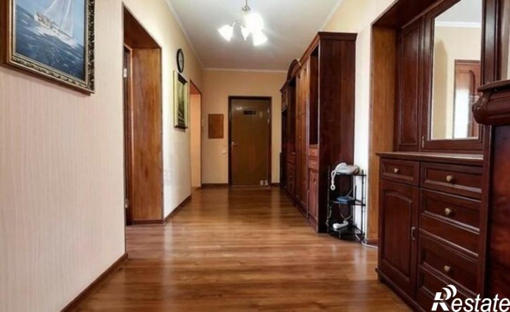 3-комн квартира Степной мкр, 24,  д. 24