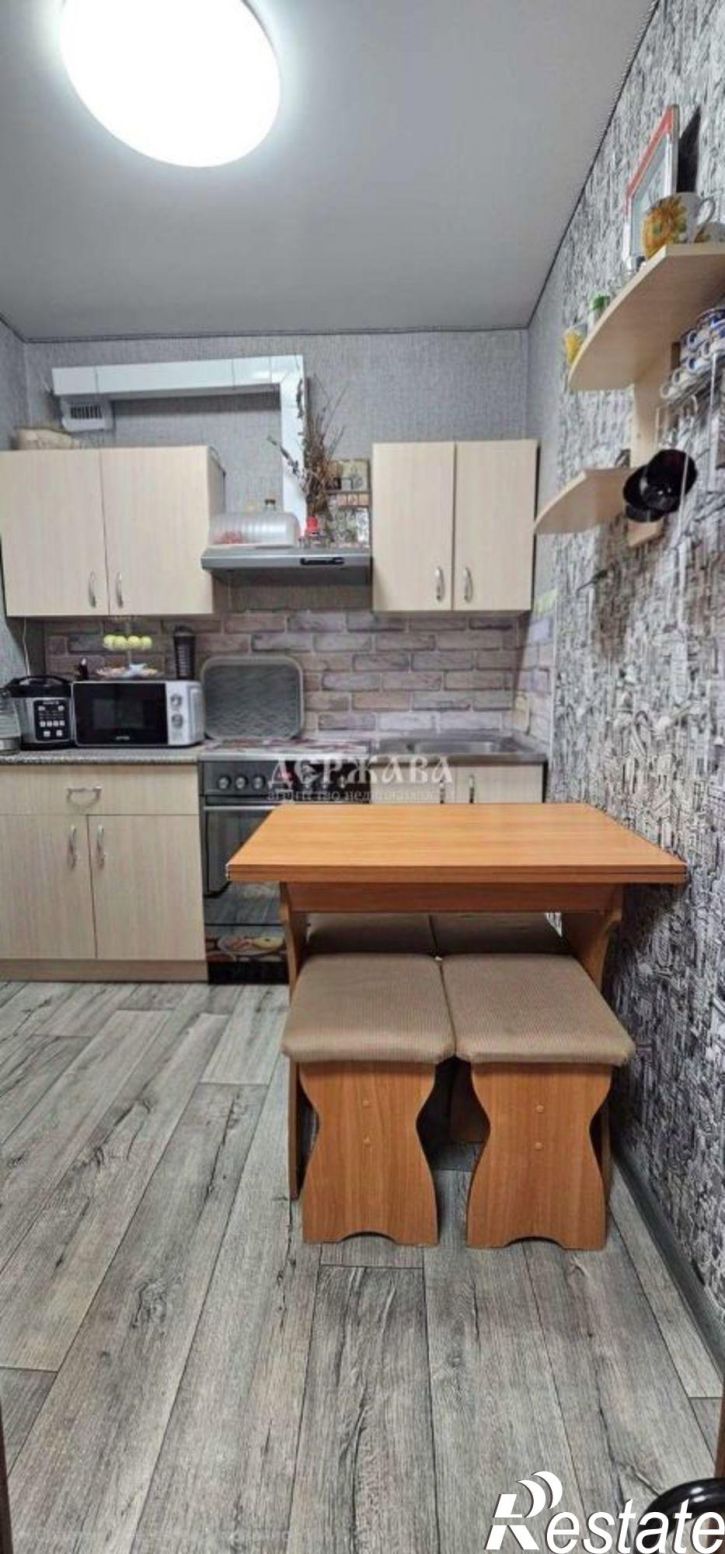 2-комн квартира мкр Макаренко, 1,  д. 1