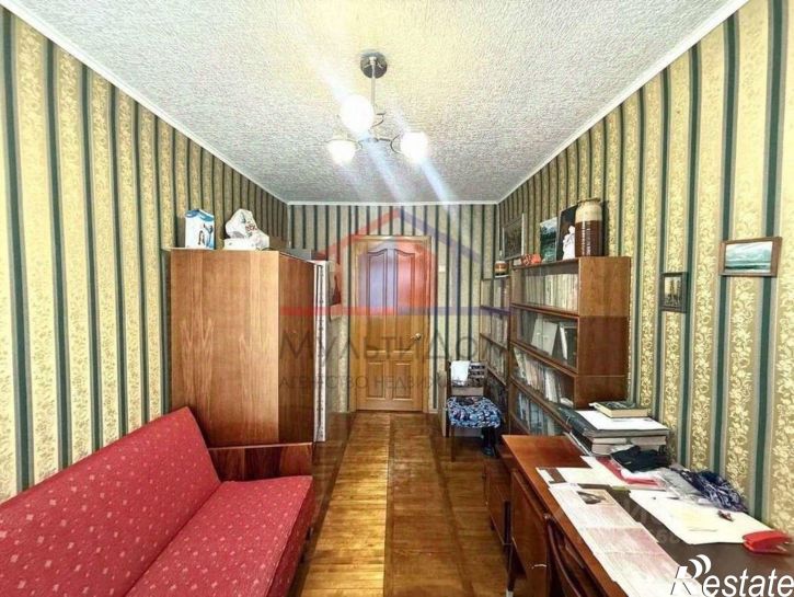 3-комн квартира мкр Приборостроитель, 12,  д. 12