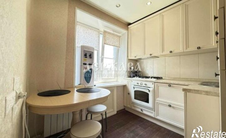 3-комн квартира мкр Горняк, 22,  д. 22