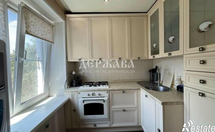 3-комн квартира мкр Горняк, 22,  д. 22