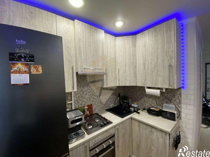 3-комн квартира мкр Лебединец, 8,  д. 8