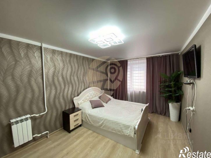 3-комн квартира мкр Лебединец, 8,  д. 8