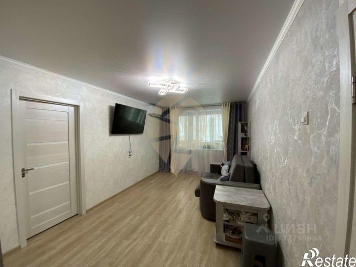 3-комн квартира мкр Лебединец, 8,  д. 8