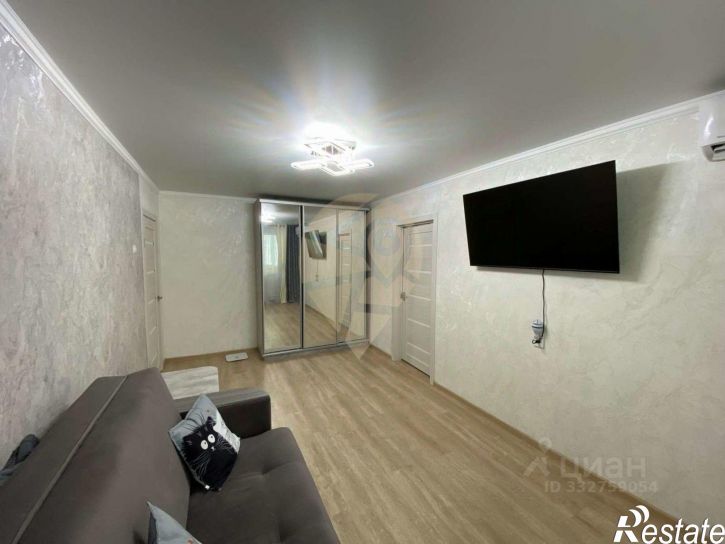 3-комн квартира мкр Лебединец, 8,  д. 8