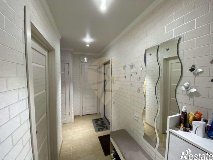 3-комн квартира мкр Лебединец, 8,  д. 8