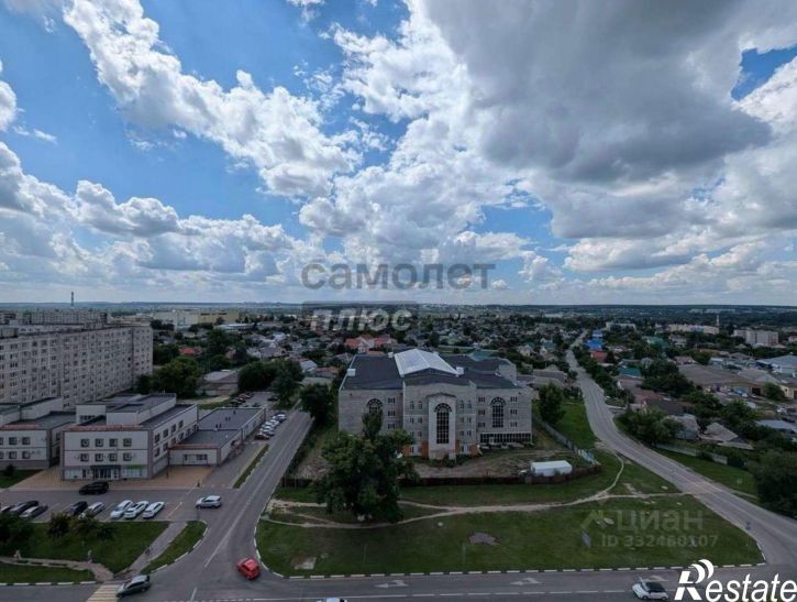 4-комн квартира мкр Макаренко, 40,  д. 40