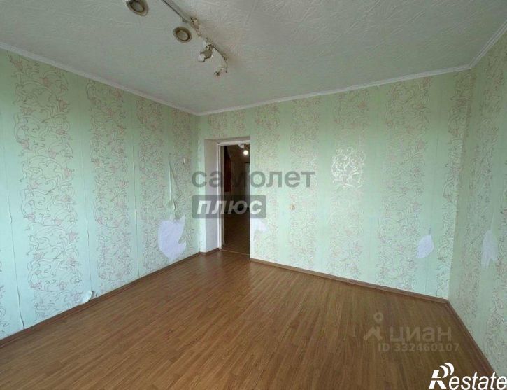 4-комн квартира мкр Макаренко, 40,  д. 40