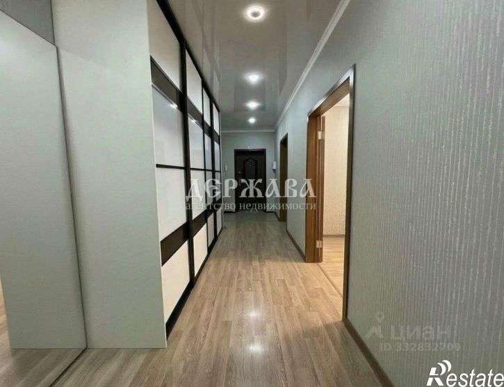 3-комн квартира Степной мкр, 18,  д. 18