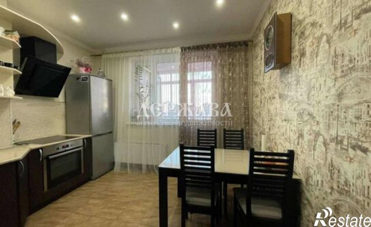 3-комн квартира Степной мкр, 24,  д. 24