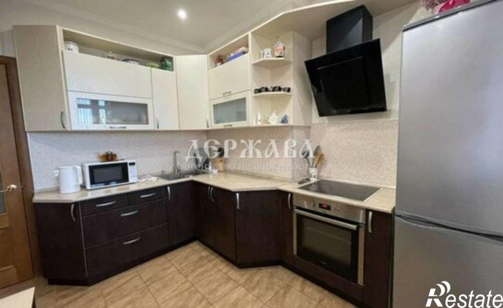 3-комн квартира Степной мкр, 24,  д. 24