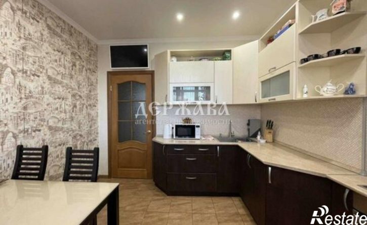 3-комн квартира Степной мкр, 24,  д. 24