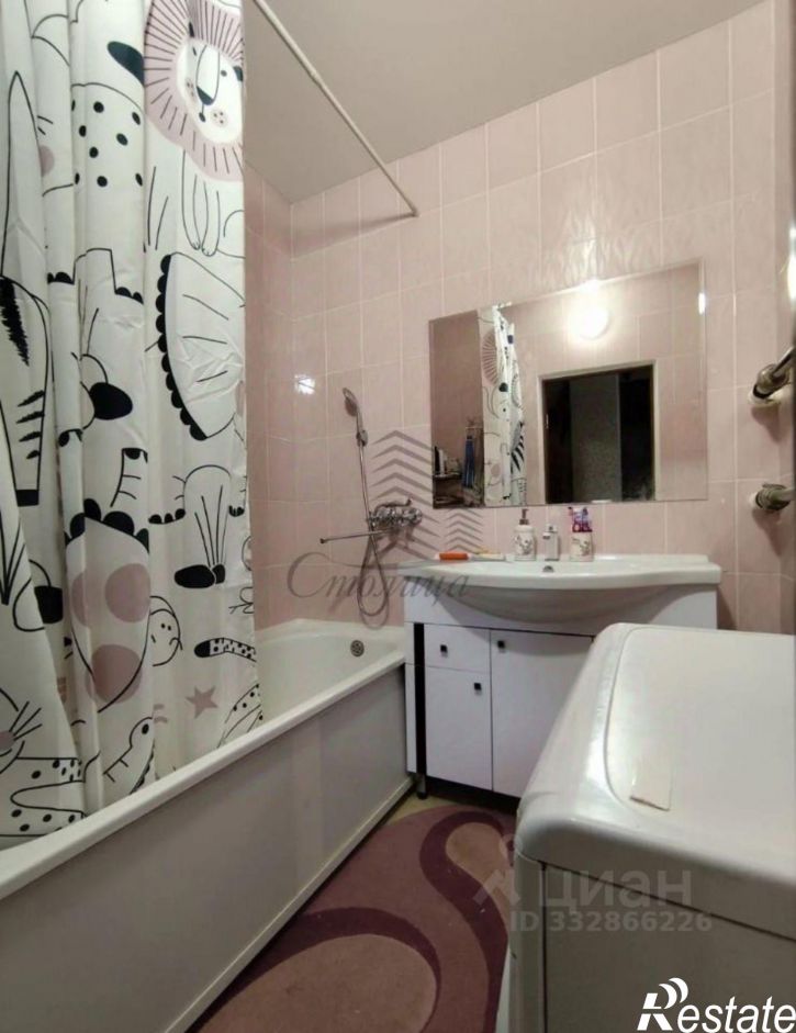 2-комн квартира мкр Космос, 14,  д. 14