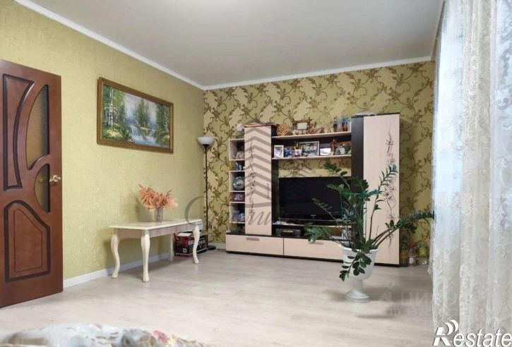2-комн квартира мкр Космос, 14,  д. 14